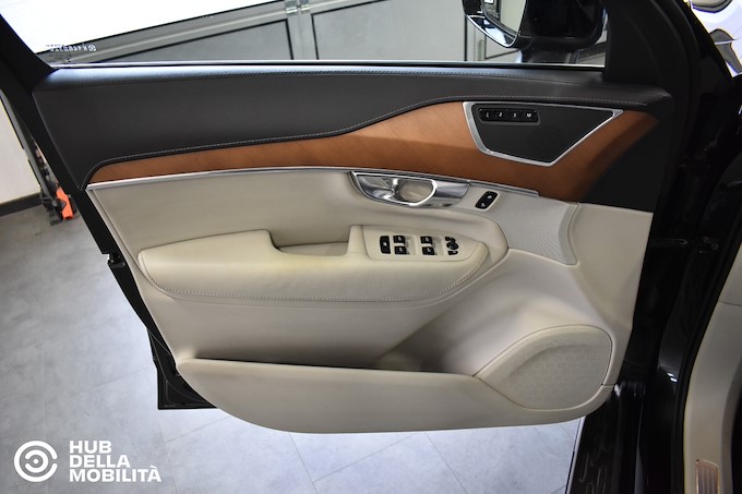 VOLVO XC90 D5 AWD Geartronic Inscription